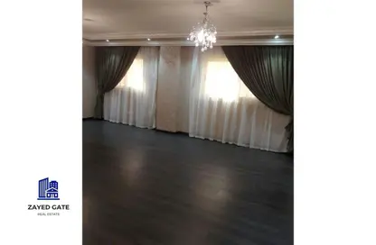 Apartment - 3 Bedrooms - 1 Bathroom for rent in Al Mostathmir El Saghir - 10th District - Sheikh Zayed City - Giza
