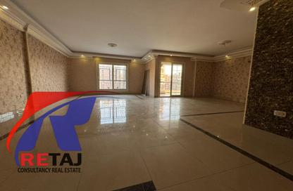 Apartment - 3 Bedrooms - 3 Bathrooms for sale in Abdel Razek Al Sanhouri St. - 6th Zone - Nasr City - Cairo