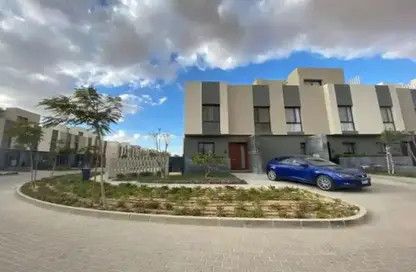 فيلا - 3 غرف نوم - 4 حمامات للبيع في كمبوند البروج - كمبوندات الشروق - مدينة الشروق - القاهرة