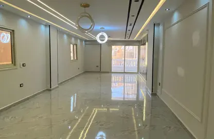 Apartment - 3 Bedrooms - 3 Bathrooms for sale in Gate 4 - Mena - Hadayek El Ahram - Giza