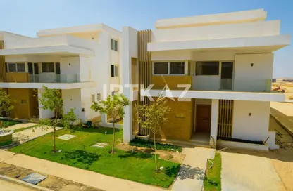 Townhouse - 3 Bedrooms - 4 Bathrooms for sale in Mountain View iCity - 5th Settlement Compounds - The 5th Settlement - New Cairo City - Cairo