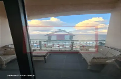 شقة - 2 غرف نوم - 2 حمامات للبيع في سان ستيفانو - حي شرق - الاسكندرية