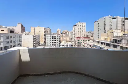 شقة - 3 غرف نوم - 3 حمامات للبيع في لوران - حي شرق - الاسكندرية
