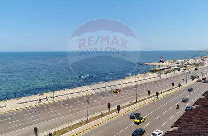 شقة - 6 غرف نوم - 6 حمامات للبيع في كامب شيزار - حي وسط - الاسكندرية