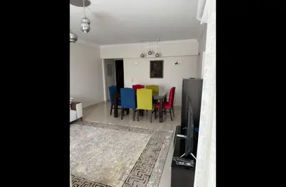 Apartment - 2 Bedrooms - 1 Bathroom for rent in Al Rehab - New Cairo City - Cairo