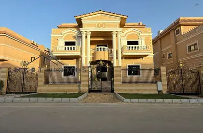 Villa - 6 Bedrooms - 6 Bathrooms for sale in Yasmine District - 14th District - Sheikh Zayed City - Giza