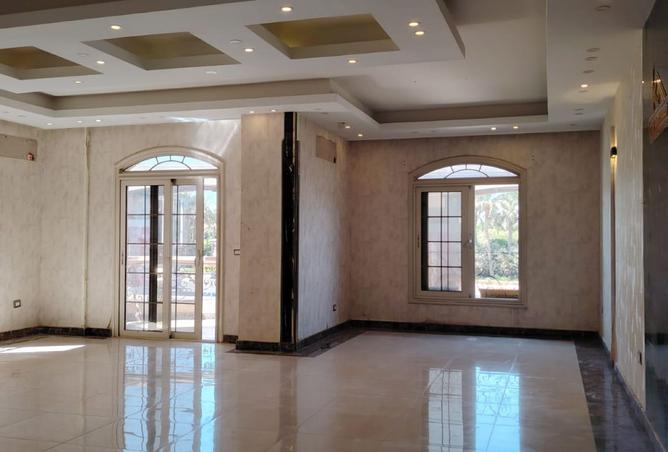 8040857 - Property Image 2