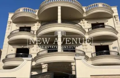 Apartment - 4 Bedrooms - 5 Bathrooms for sale in 2nd Neighborhood - 2nd District West - Shorouk City - Cairo