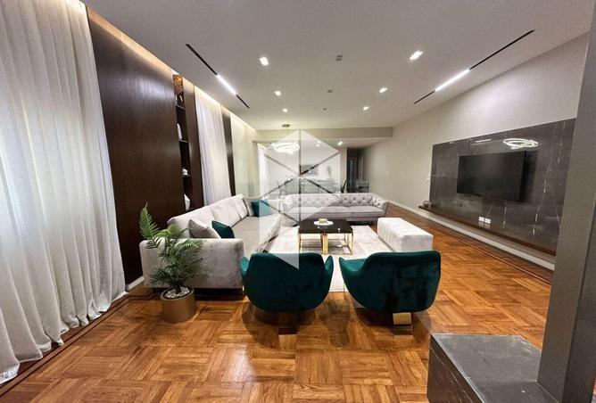 8048043 - Property Image 2