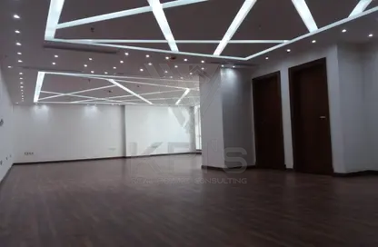 Office Space - Studio - 2 Bathrooms for sale in Trivium Business Complex - North Teseen St. - The 5th Settlement - New Cairo City - Cairo
