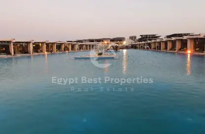 فيلا - 3 غرف نوم - 4 حمامات للبيع في دايركشن وايت - راس الحكمة - الساحل الشمالي