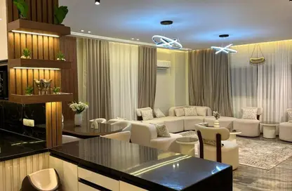 شقة - 2 غرف نوم - 2 حمامات للايجار في مسجد فاطمة الشربتلي - الحي الثالث - التجمع الخامس - مدينة القاهرة الجديدة - القاهرة