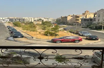 شقة - 4 غرف نوم - 4 حمامات للبيع في غرب الجولف - كمبوندات القطامية - القطامية - مدينة القاهرة الجديدة - القاهرة