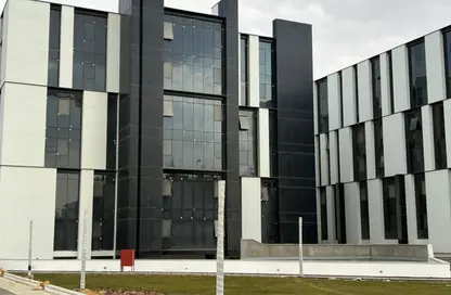 Office Space - Studio - 1 Bathroom for sale in Hyde Park Business District Mall - South Teseen St. - The 5th Settlement - New Cairo City - Cairo