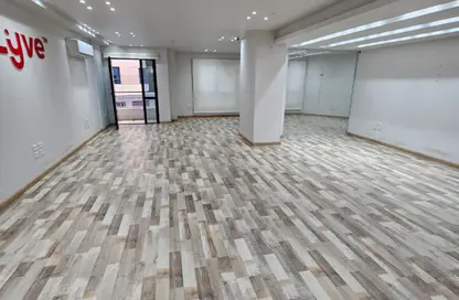 Office Space - Studio - 5 Bathrooms for rent in Rayhanah Plaza - Zahraa El Maadi - Hay El Maadi - Cairo