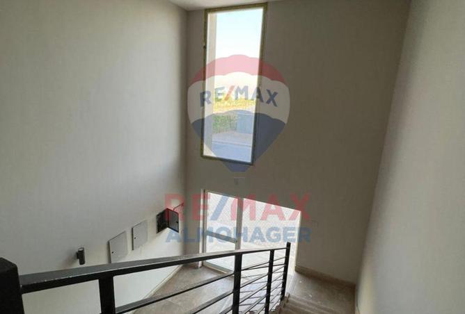 8230535 - Property Image 2