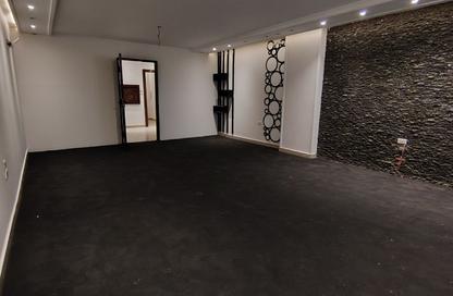 Office Space - Studio - 2 Bathrooms for rent in Corniche St. - El Mearag City - Zahraa El Maadi - Hay El Maadi - Cairo