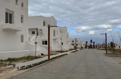 Chalet - 2 Bedrooms - 1 Bathroom for sale in Mountain View - Ras Al Hekma - North Coast