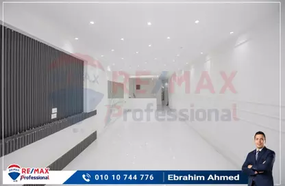 Apartment - 3 Bedrooms - 1 Bathroom for sale in Mohamed Safwat St. - Kafr Abdo - Roushdy - Hay Sharq - Alexandria