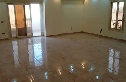 Apartment - 3 Bedrooms - 2 Bathrooms for sale in Thirteenth Sector - Zahraa El Maadi - Hay El Maadi - Cairo