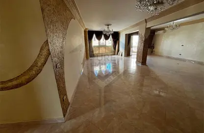 شقة - 5 غرف نوم - 3 حمامات للبيع في شارع مصطفي كامل - سموحة - حي شرق - الاسكندرية