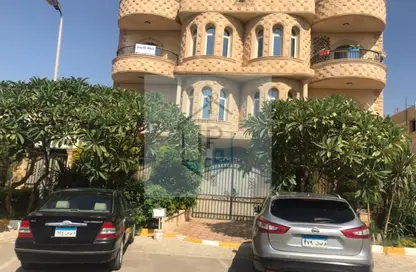 شقة - 3 غرف نوم - 2 حمامات للايجار في المنطقة و - حى جنوب الاكايمية - مدينة القاهرة الجديدة - القاهرة