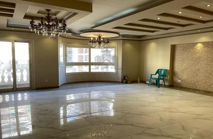 Apartment - 3 Bedrooms - 3 Bathrooms for sale in Abd Al Latif Al Soufani St. - Sidi Gaber - Hay Sharq - Alexandria