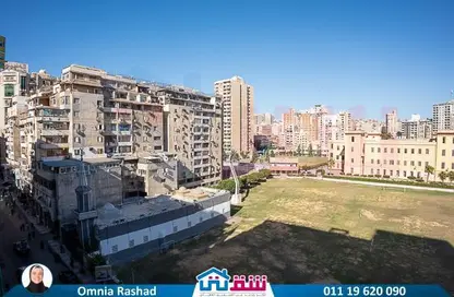 شقة - 4 غرف نوم - 2 حمامات للبيع في لوران - حي شرق - الاسكندرية