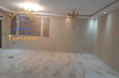 تاون هاوس - 6 غرف نوم - 5 حمامات للبيع في الشروق 2000 - كمبوندات الشروق - مدينة الشروق - القاهرة