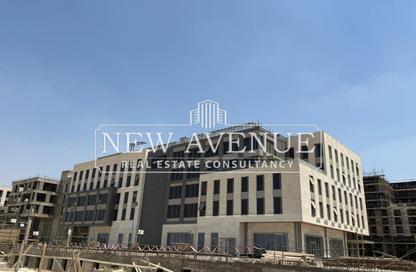 Office Space - Studio - 1 Bathroom for sale in Swan Lake Residence - 5th Settlement Compounds - The 5th Settlement - New Cairo City - Cairo