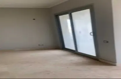 Apartment - 2 Bedrooms - 2 Bathrooms for sale in Palm Hills Village Gate - South Investors Area - New Cairo City - Cairo