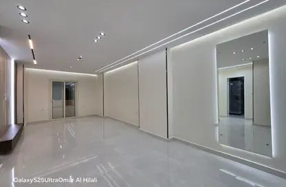 شقة - 3 غرف نوم - 2 حمامات للبيع في البوابة الرابعة - مينا - حدائق الاهرام - الجيزة