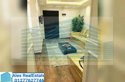 شقة - 2 غرف نوم - 1 حمام للايجار في شارع كفر عبده - كفر عبده - رشدي - حي شرق - الاسكندرية