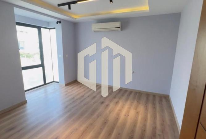 7921105 - Property Image 2