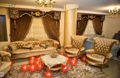 Apartment - 4 Bedrooms - 2 Bathrooms for sale in Canat Al Mahmoudia St. - Nozha - Hay Sharq - Alexandria