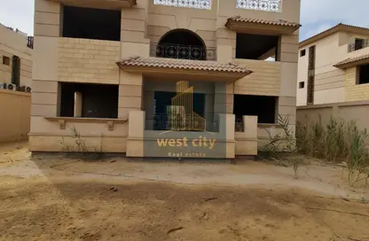 Villa - 4 Bedrooms - 4 Bathrooms for sale in Royal City - Sheikh Zayed Compounds - Sheikh Zayed City - Giza