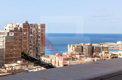 شقة - 3 غرف نوم - 2 حمامات للايجار في شارع رشدى باشا - بولكلي - حي شرق - الاسكندرية