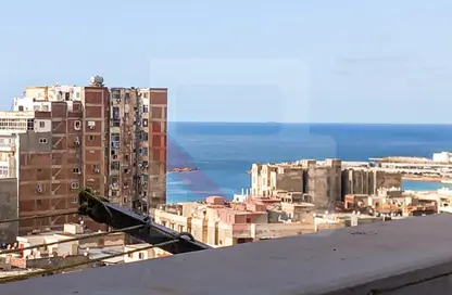 شقة - 3 غرف نوم - 2 حمامات للايجار في شارع رشدى باشا - بولكلي - حي شرق - الاسكندرية