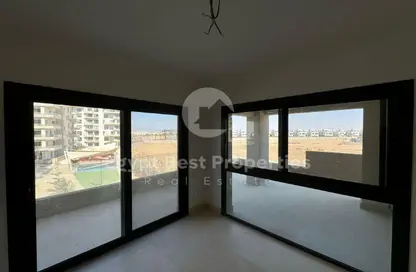 شقة - 3 غرف نوم - 3 حمامات للبيع في كمبوند البروج - كمبوندات الشروق - مدينة الشروق - القاهرة