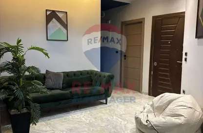 شقة - 4 غرف نوم - 3 حمامات للبيع في شارع الحكمة - الشيخ زايد - الجيزة