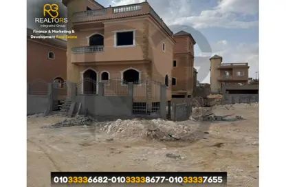 فيلا - 4 غرف نوم - 3 حمامات للبيع في فرست هايتس - محور 26 يوليو - مدينة 6 أكتوبر - الجيزة