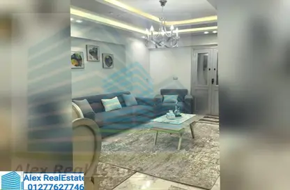 شقة - 3 غرف نوم - 1 حمام للايجار في شارع عمر لطفي - سبورتنج - حي شرق - الاسكندرية