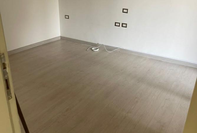 8312390 - Property Image 3