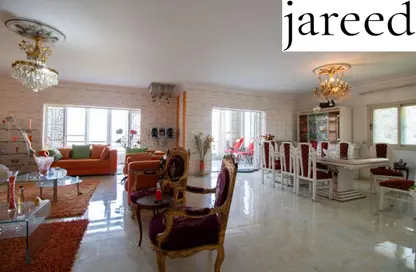 شقة - 4 غرف نوم - 2 حمامات للبيع في زايد 2000 - الحي الرابع - الشيخ زايد - الجيزة