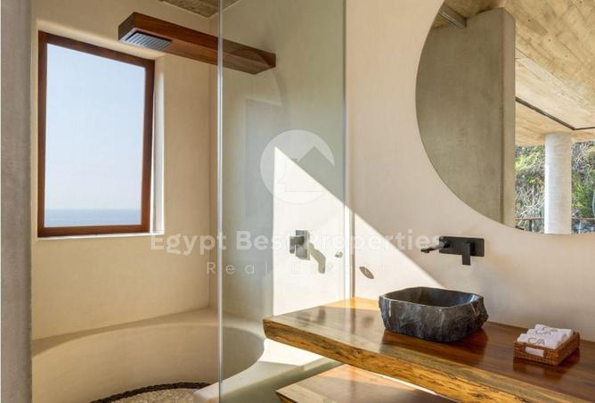 8382805 - Property Image 2