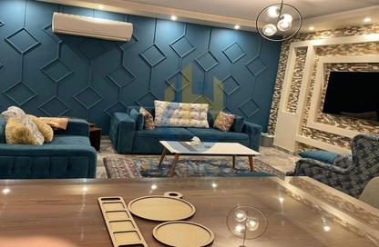 Apartment - 3 Bedrooms - 3 Bathrooms for sale in Stone Residence - 5th Settlement Compounds - The 5th Settlement - New Cairo City - Cairo