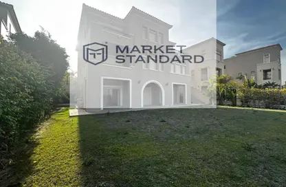 فيلا - 8 غرف نوم - 6 حمامات للايجار في ليفانا - اب تاون كايرو - المقطم - القاهرة