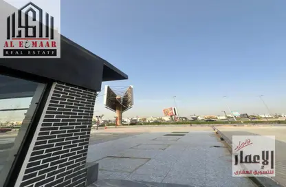 Shop - Studio - 2 Bathrooms for rent in Waslet Dahshur Road - Sheikh Zayed City - Giza