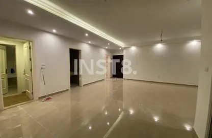 شقة - 2 غرف نوم - 2 حمامات للايجار في فيلدج جيت - المستثمرين الجنوبية - مدينة القاهرة الجديدة - القاهرة