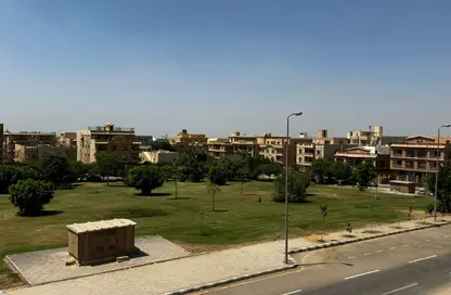 Apartment - 3 Bedrooms - 2 Bathrooms for sale in Area B - Ganoob El Acadimia - New Cairo City - Cairo